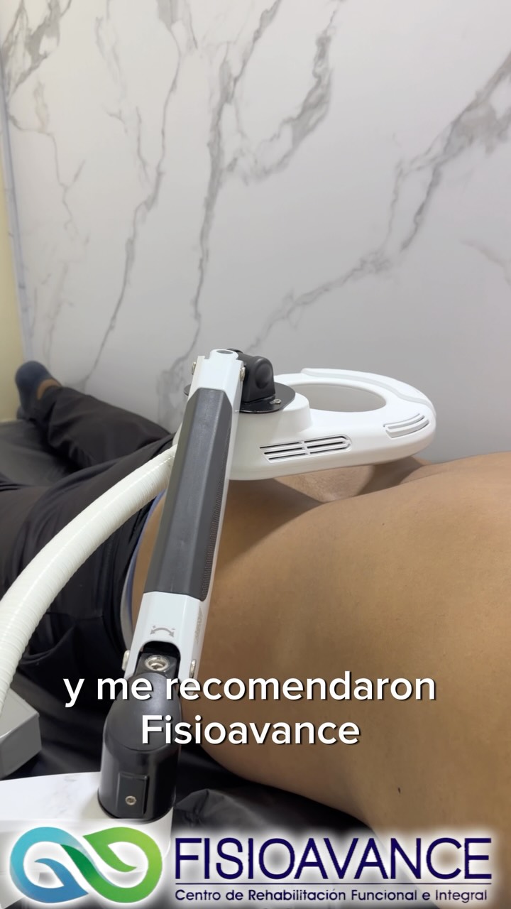 💙 ¡DILE ADIÓS AL DOLOR Y RECUPERA TU BIENESTAR CON FISIOAVANCE IPS! 💪🩺
🌿 ¿Sufres de dolor cervical, tensión muscular, lumbago o ciática?
El dolor en el cuello y la zona lumbar puede afectar tu movilidad, tu descanso y tu calidad de vida. En FISIOAVANCE IPS contamos con un enfoque integral de rehabilitación que combina diferentes técnicas terapéuticas para ayudarte a recuperar tu bienestar.
✨ CONOCE LOS BENEFICIOS DE NUESTRAS TERAPIAS:
🔹 TERAPIA QUIROPRÁCTICA: Mediante técnicas manuales apropiadas para cada paciente, puede ayudar a mejorar la movilidad de la columna, disminuir la rigidez y aliviar determinadas molestias musculoesqueléticas.
🔹 MASAJES DESCONTRACTURANTES: Ayudan a liberar tensiones musculares, disminuir las contracturas, favorecer la relajación y aliviar las molestias en cuello, hombros y espalda.
🔹 PILATES TERAPÉUTICO: Fortalece los músculos abdominales y de la espalda, mejora la postura, desarrolla la flexibilidad y favorece la estabilidad de la columna vertebral, contribuyendo a prevenir nuevos episodios de dolor.
🔹 MAGNETOTERAPIA CON TECNOLOGÍA AVANZADA: Es una modalidad complementaria que puede incorporarse a determinados programas de rehabilitación bajo valoración profesional. Su eficacia específica para el dolor cervical y la ciática aún cuenta con evidencia científica limitada.
💙 ¿POR QUÉ ELEGIR FISIOAVANCE IPS?
✅ Atención profesional y personalizada.
✅ Tratamientos adaptados a tus necesidades.
✅ Enfoque integral para el manejo del dolor cervical y lumbar.
✅ Ejercicios terapéuticos para mejorar tu movilidad, fuerza y calidad de vida.
✅ Acompañamiento durante tu proceso de rehabilitación.
🌟 ¡NO PERMITAS QUE EL DOLOR LIMITE TU VIDA!
En FISIOAVANCE IPS trabajamos para ayudarte a moverte con mayor comodidad, recuperar tu funcionalidad y disfrutar de tus actividades diarias.
📲 AGENDA TU CITA: 317 716 5551
👉 Escríbenos por WhatsApp
📍 Calle 16 # 7-55, barrio Quirinal, Neiva – Huila.
📱 Síguenos en Facebook e Instagram: FISIOAVANCE IPS
#fisioavance #quiropraxianeiva #quiropracticoneiva #pilatesneiva
